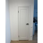 Межкомнатная крашеная дверь KLASIK 101 Белая c магнитным замком RAL 9016