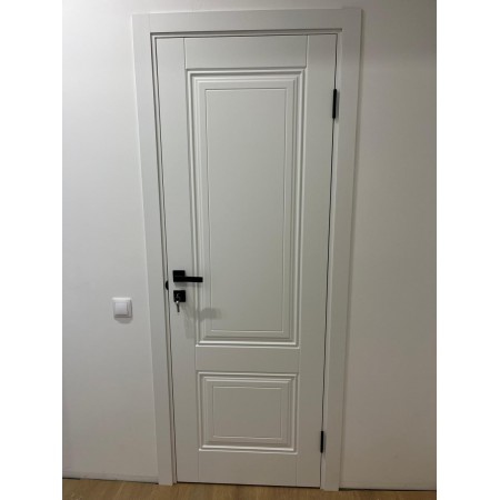 Межкомнатная крашеная дверь KLASIK 202 Белая c магнитным замком RAL 9016