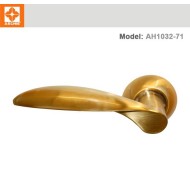 Дверная ручка AH1032-71 Дверная ручка AH1032-71